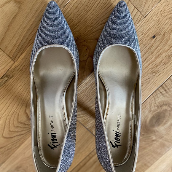 Fioni metallic heels, size 10 - Picture 4 of 4